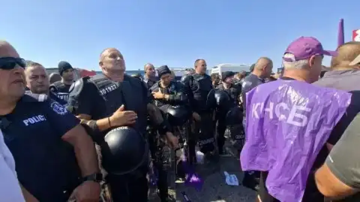 Протестиращи с извънреден ход след екшъна край "Тракия" Видео