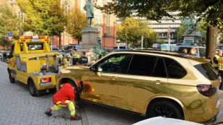 Няма лабаво: НАП върна баровец в първи клас, взе му автомобил за 70 бона! Снимки