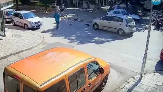 20-годишен шофьор блъсна пешеходка на тротоар след зрелищна катастрофа в Пловдив