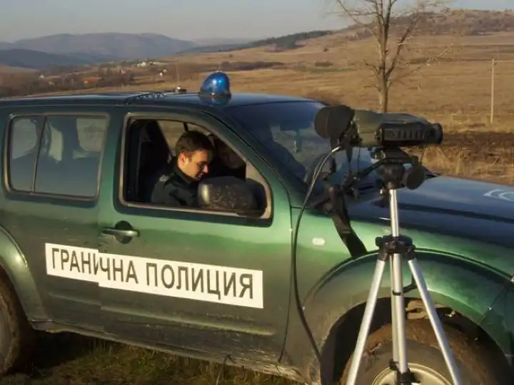 Граничен полицай искал такса спокойствие от бизнесмен и...