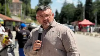 Острие на ГЕРБ се появи на най-неочакваното място, спомена за черната пантера Снимки