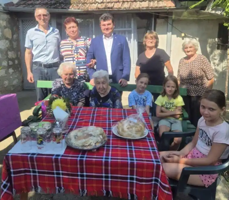 Баба Гана чукна 100 г. и разкри тайната на дълголетието си