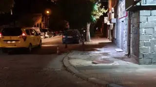 Конуси пазят паркомясто пред секс шоп в Пловдив, институциите не виждат