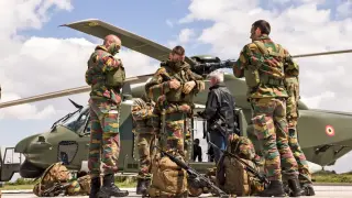 Брюксел изпраща стотици военни на руската граница с Латвия