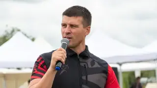 Ивелин Михайлов събра погледите с джипка! Наложи му се спешно да спре, за да... Снимки