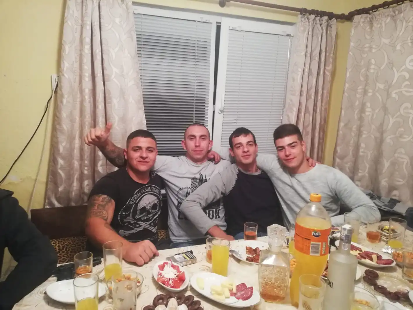 Само в БЛИЦ: Военният убил приятел, снимки на двамата разкриват близостта им!