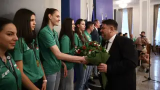Атанас Зафиров се срещна със световните шампионки по волейбол