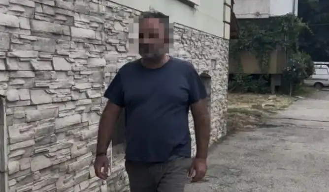 Гнусно: Перверзник се самозадоволява край детска площадка в Ловеч