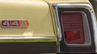 Вижте много рядката спортна кола на Чарли Шийн Снимки