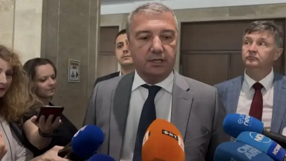 Драгомир Стойнев: БСП – ОЛ подкрепи Манолова, но, за съжаление, тя получи едва 38 гласа