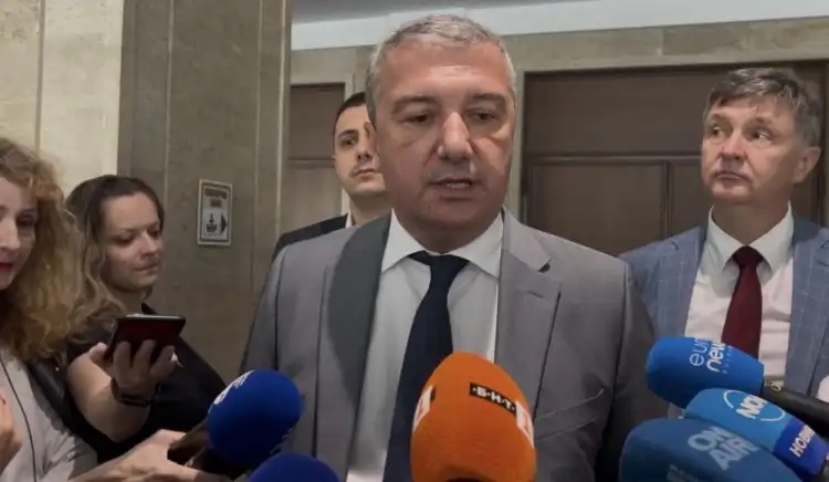 Драгомир Стойнев: БСП – ОЛ подкрепи Манолова, но, за съжаление, тя получи едва 38 гласа