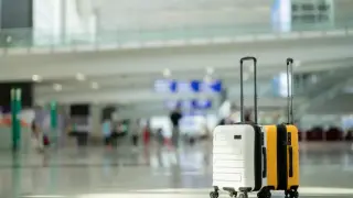 Важно за пътуващите със самолет! Пада омразна забрана