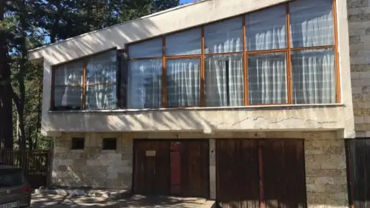 Напълно реална цена: Продават цяла хотелска база в Пловдивско за 158 000 лева
