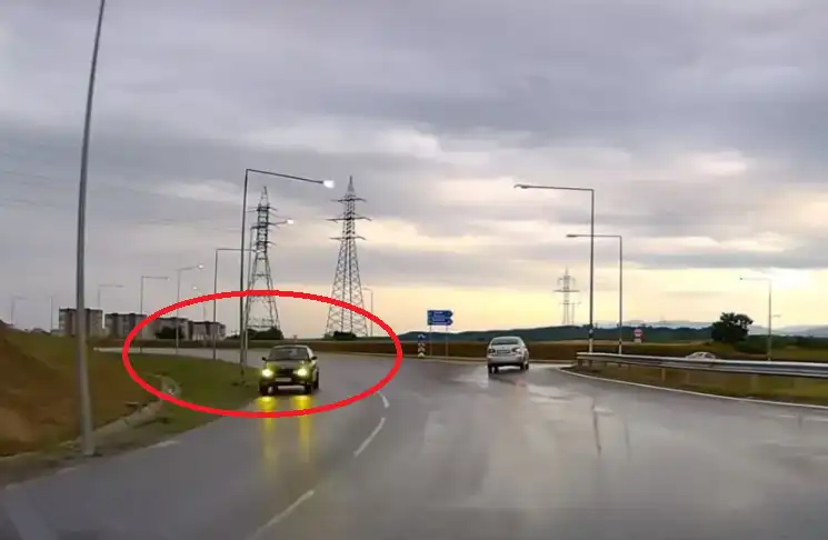 Видео с „английска маневра" в столичното кръгово стана хит в мрежата