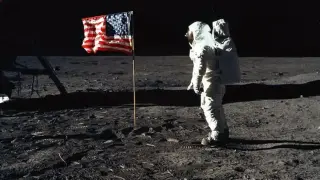 56 години от кацането на Луната, какво мислят конспиролозите?