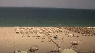 Рядко явление прогони румънците от плажа, водата в морето падна до 13 градуса