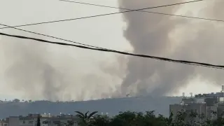 Големи пожари край Сливен и Благоевград, пламнаха къщи