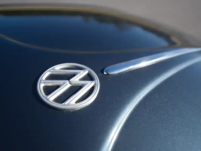 Продават уникален по рода си Volkswagen Beetle Снимки