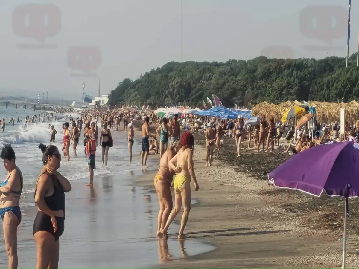 Неофициален рекорд в Бургас. Слънцето още не изгряло, а на плажа...