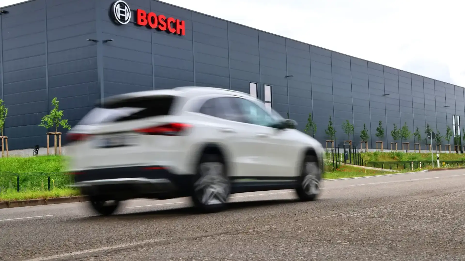 Лоша новина за голяма германска компания, печалбата ѝ се срина