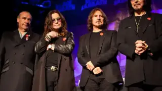 Black Sabbath отдаде почит на Ози Озбърн след смъртта му