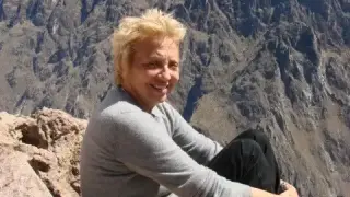 Диана Дамянова за протестите за Коцев:  Театър на абсурда. Говорим на фалцет и чакаме...