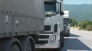 Ужас на пътя: Два тира бръмчат в насрещното Видео
