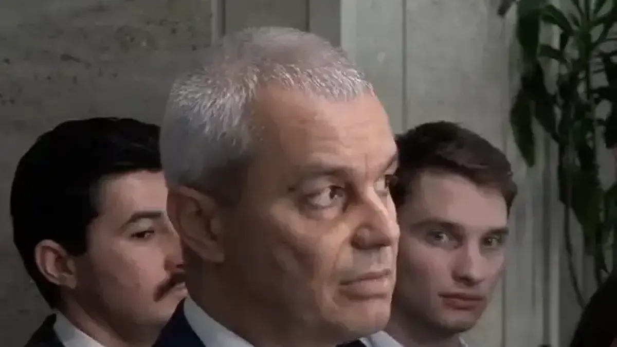 Костадинов вие като вдовица от опозицията, готов е 2-3 пъти в месеца да прави...