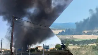 Средец потъна в мрак посред бял ден! Небето не се вижда, едва се диша заради... Видео