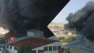 Бедствието в Средец се разраства! Пожарът тръгна към града, пуснаха BG Alert Видео