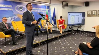 Министър Дилов награди най-успешните за 2024 г. служби по търговско-икономическите въпроси
