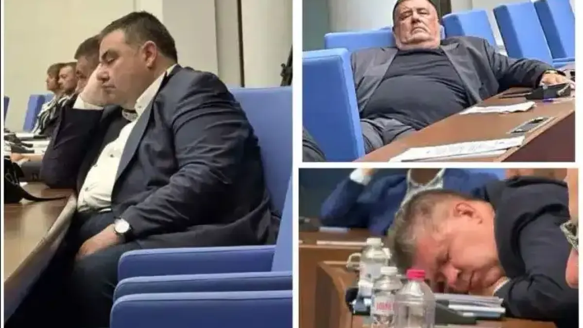 Уникални снимки! Папараци издебнаха депутати в стряскащи пози!