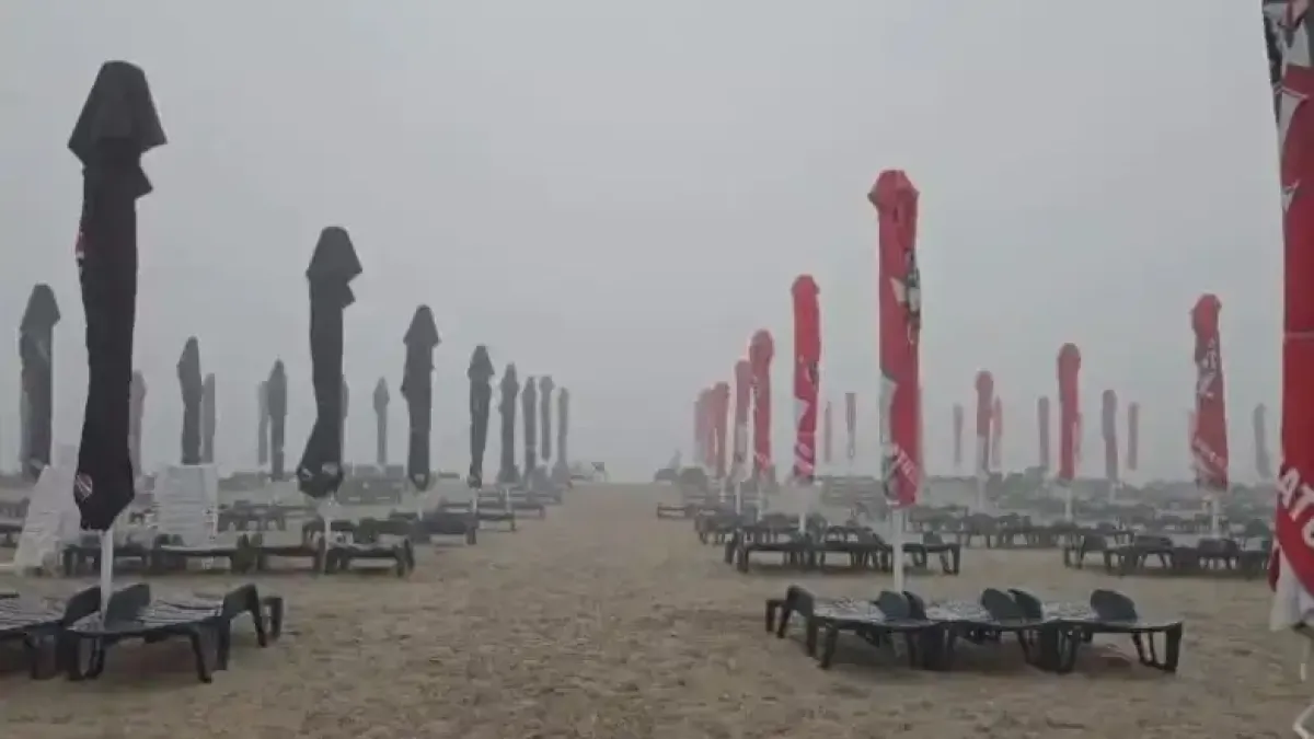 Невиждана мъгла забули плажовете на Черно море в Румъния Видео