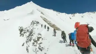 Видео, открито на 5800 м, разкрива мистерията около смъртта на алпинисти