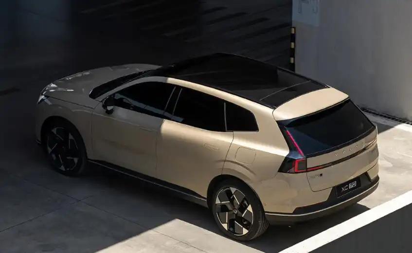 Разход от само 5,8 литра на 100 км: Показаха новия семеен кросоувър Volvo Снимки