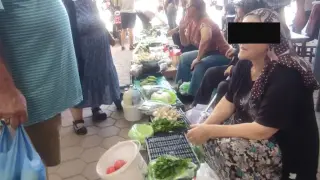 Бабите на пазара: тихите героини на тържището в Кърджали