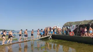 Пенсионер на близо век и 4-годишен малчуган мериха сили в родни води