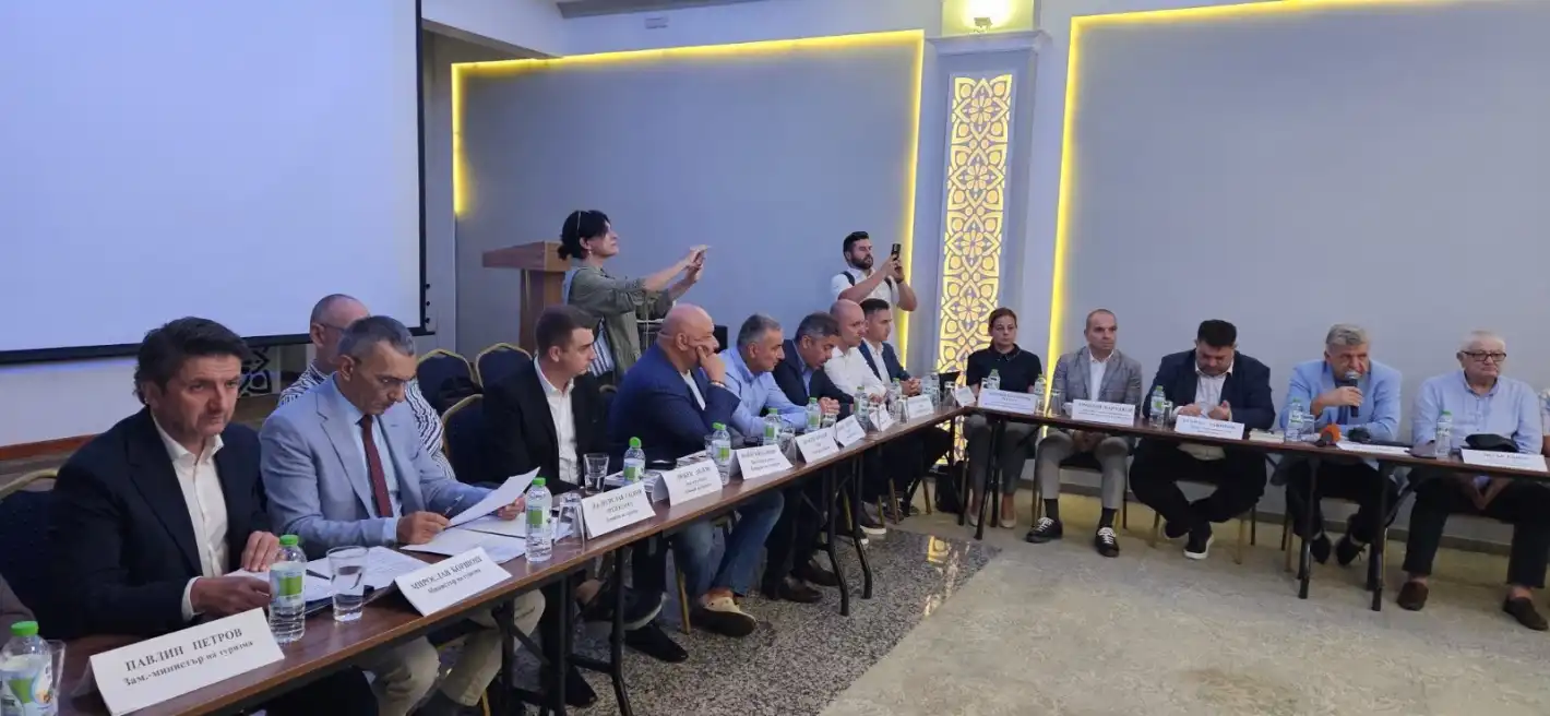 Д-р Десислав Тасков организира изнесено заседание на комисията по туризъм за проблемите на сектора на Южното Черноморие