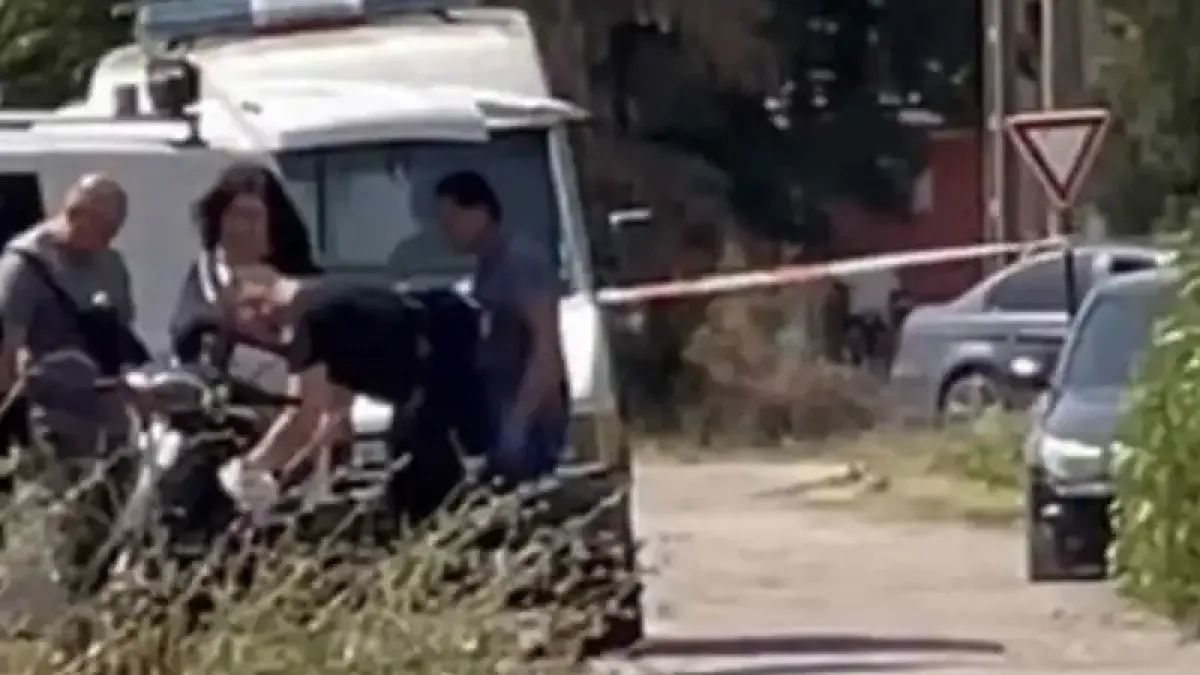 Терор в Лехчево: Мъж гръмна любовника на жена си, остави овъглени трупове и се барикадира - баретите го убиха! Снимки