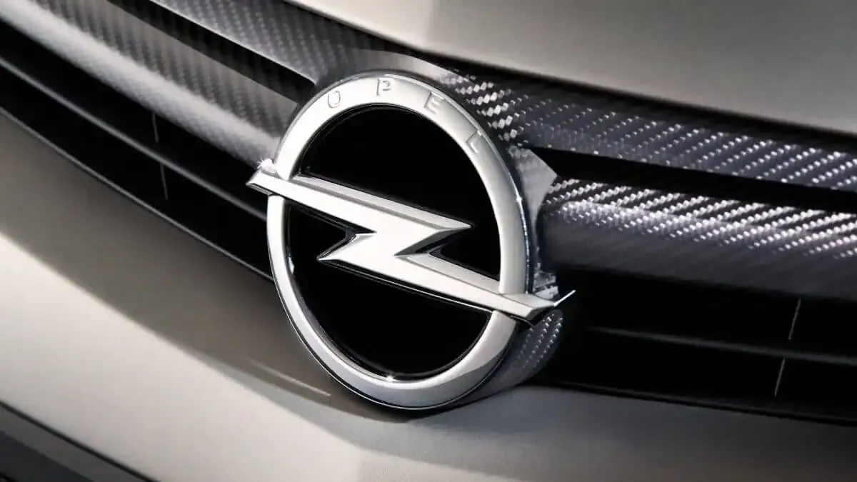 Opel: С този наш джип Toyota RAV4 отива в миналото