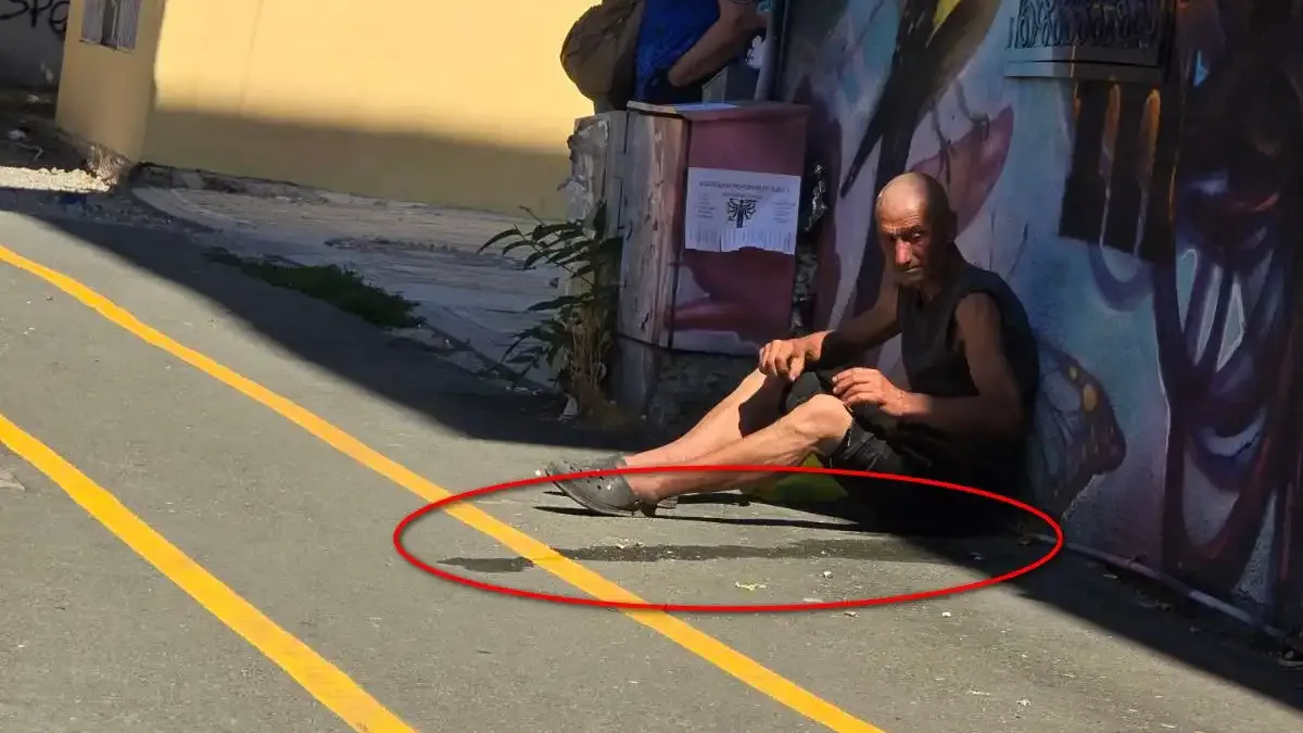 Скандална сцена в Бургас: Мъж се самозадоволява и уринира пред деца на оживена спирка