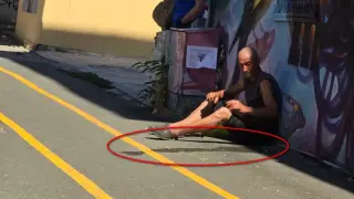 Скандална сцена в Бургас: Мъж се самозадоволява и уринира пред деца на оживена спирка