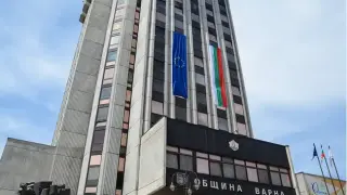 Колапс за милиони във Варна, блокираха парите на общината