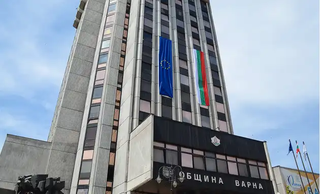 Колапс за милиони във Варна, блокираха парите на общината