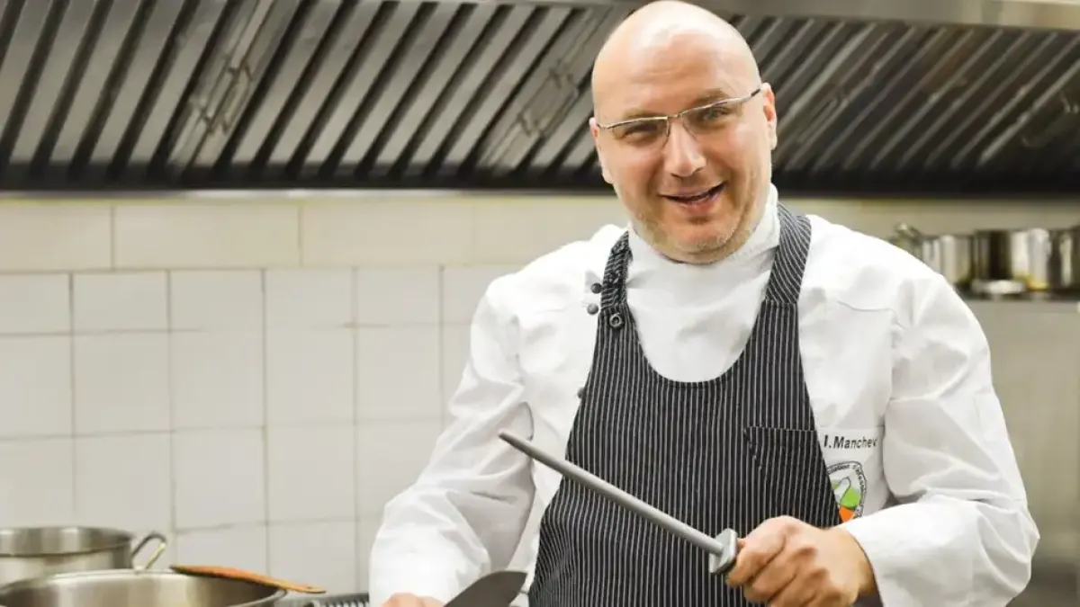 Шеф Манчев налапал алигатор и...