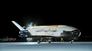 САЩ отново изпращат секретния космически самолет X-37B в космоса
