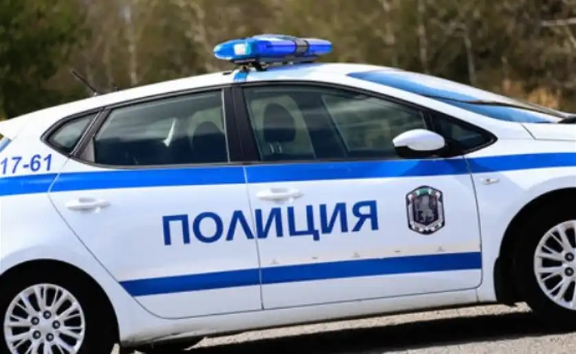 Срутил се е таванът в кметството в село Анево Снимка