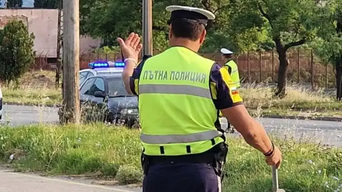 Неочаквана среща на пътя: Когато катаджия спре данъчен...