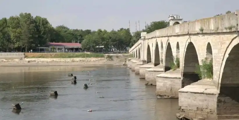Водата в Одрин се отдръпна и разкри смайваща гледка Снимки
