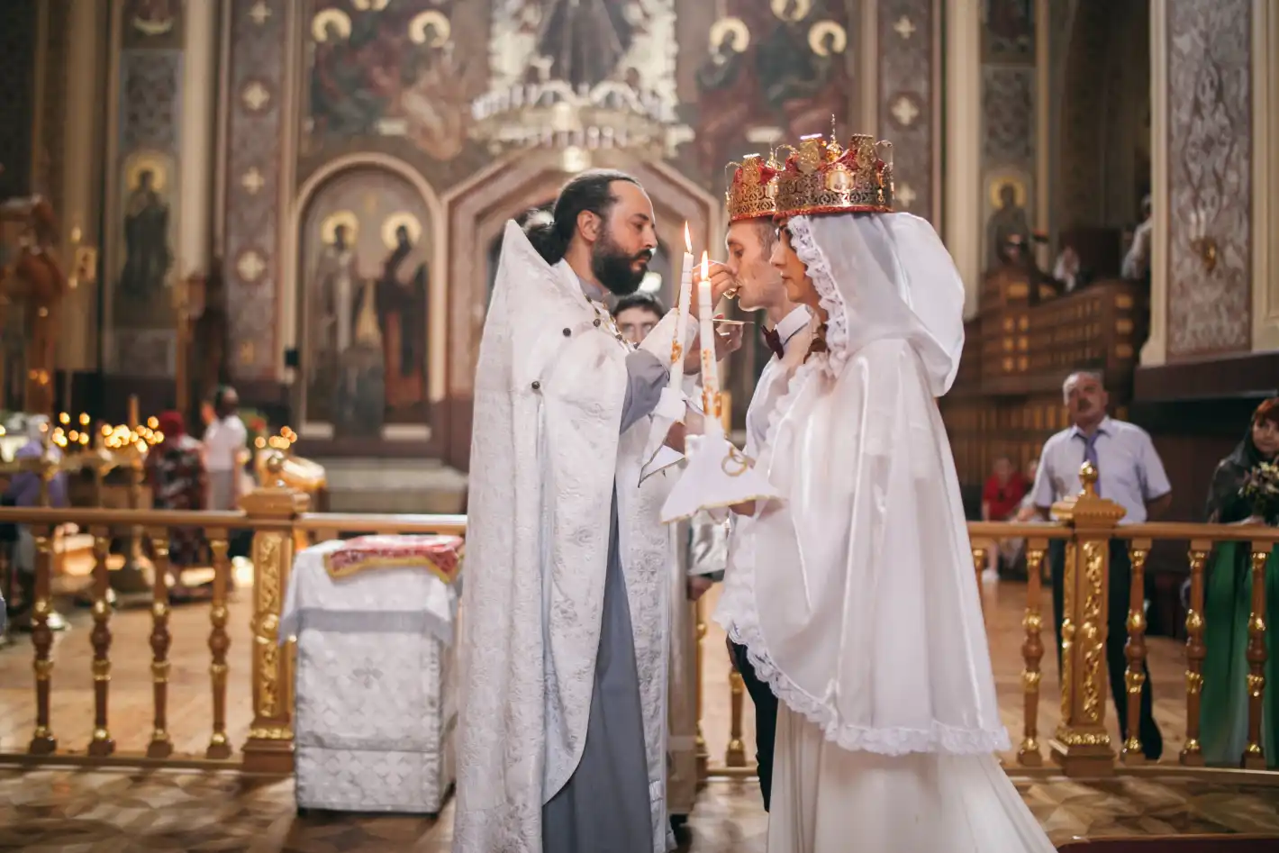 Ужасът в Камчатка: Храм устоя на мощните трусове по време на сватба